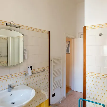 Vittoria Guest House Battipaglia-3
